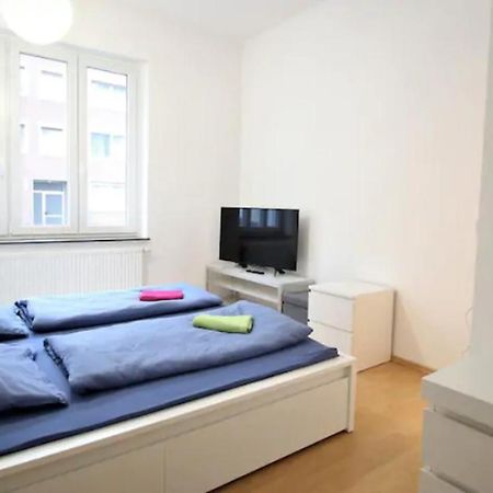 Privatzimmer Nahe Bahnhof Und City Wurzburgo Exterior foto