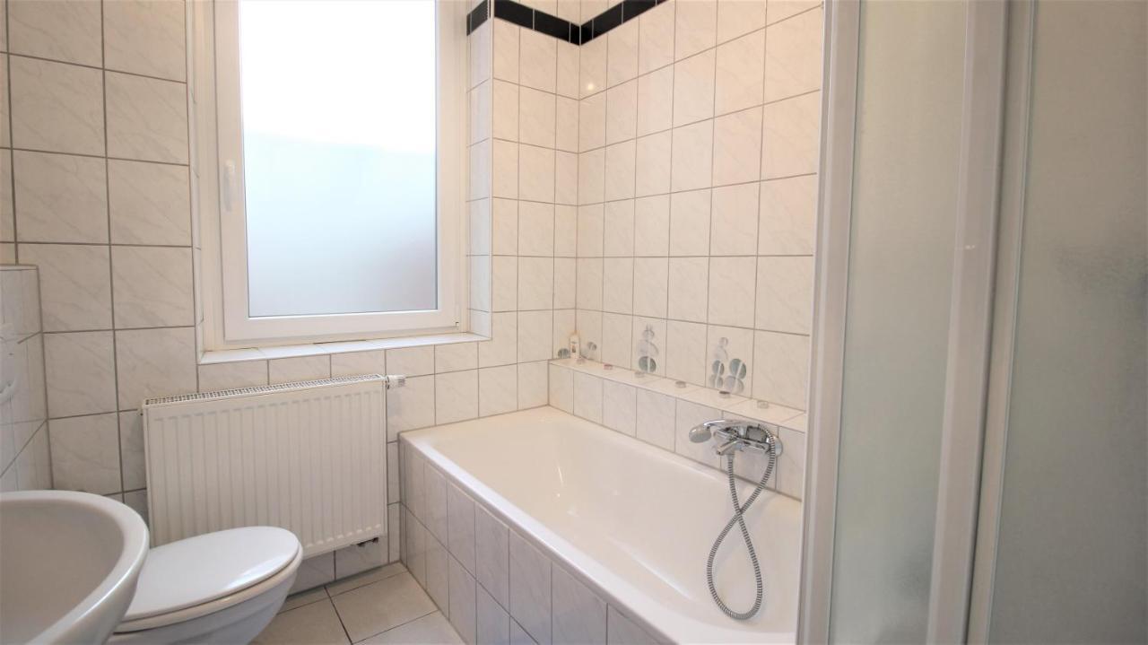 Privatzimmer Nahe Bahnhof Und City Wurzburgo Exterior foto